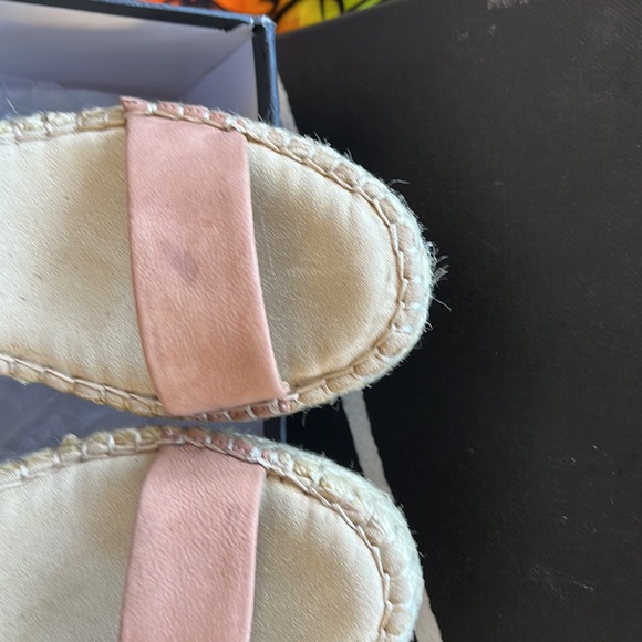 Shoes - Picture 4 of 4